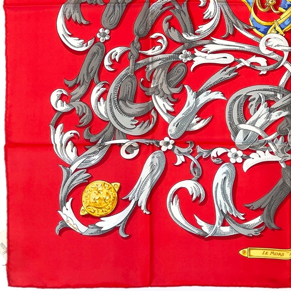 NWT Vintage Hermes Scarf Carré 90 "Le Mors A La Conetable" in Red - Picture 8 of 9
